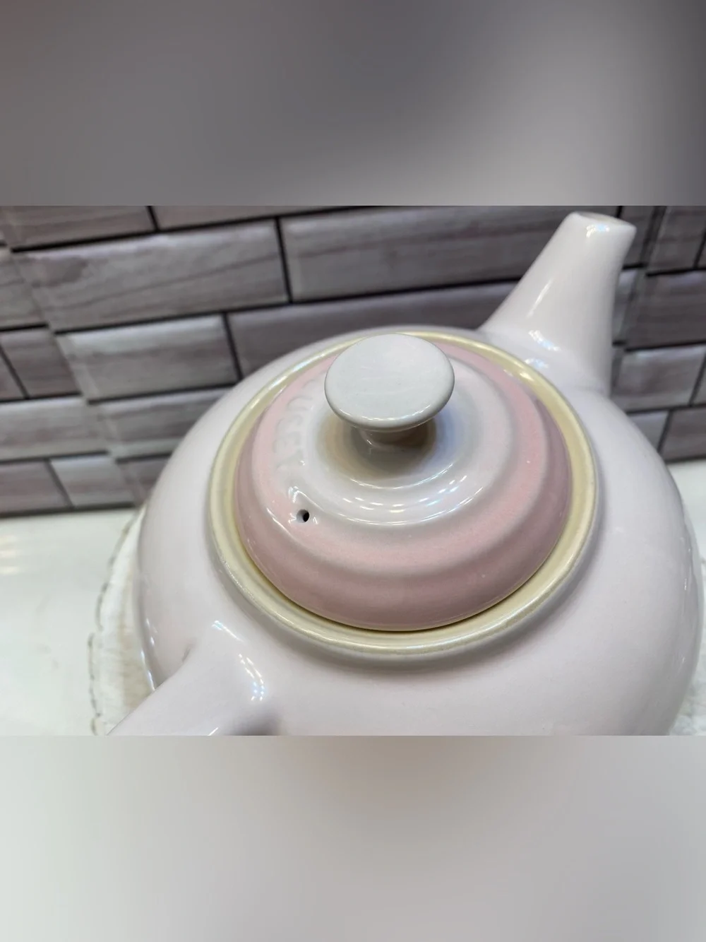 Le Creuset ❤️Teapot 1.3L Teapot Shell Pink New